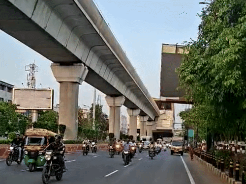 इंदोर के चौराहे जहां ट्रैफिक सिग्नल भी नहीं दिखाई दिया।
