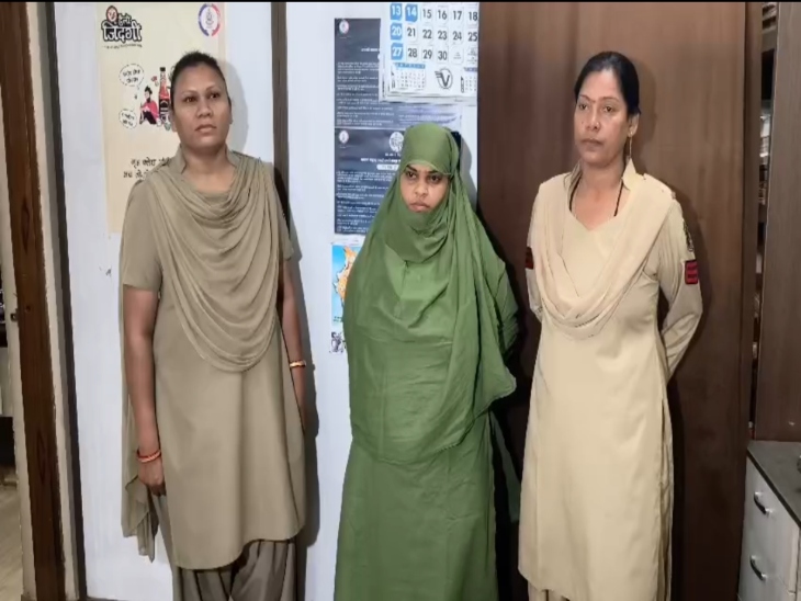 केस से जुडी एक महिला को पुलिस ने गिरफ्तार कर लिया है।