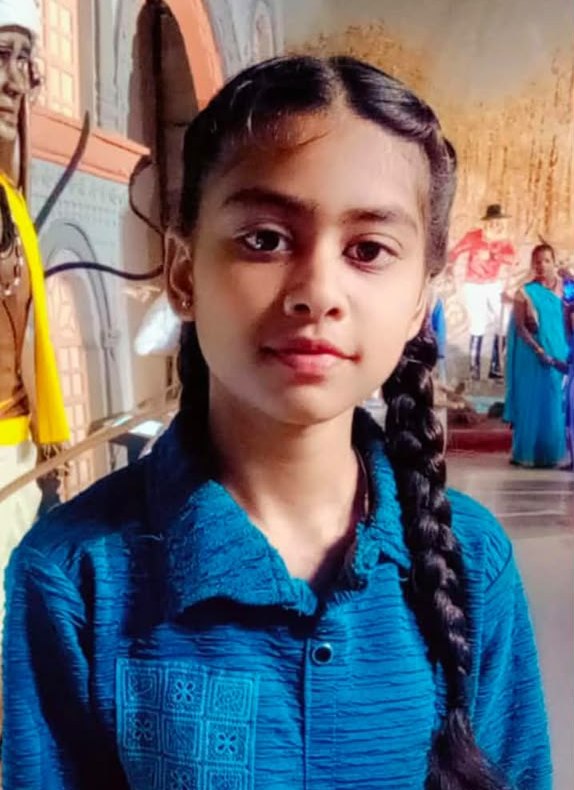 8वीं कक्षा में पढ़ने वाली छात्रा आकांक्षा सेन ने फांसी लगाकर आत्महत्या कर ली।