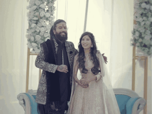 ये फोटो अनुराग डोभाल (UK07 राइडर) और रितिका चौहान की शादी के दिन की है।