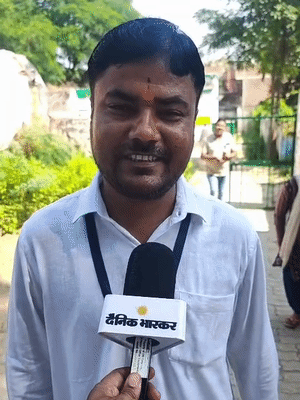 आदर्श द्विवेदी निर्दलीय प्रत्याशी- सपा नेता।