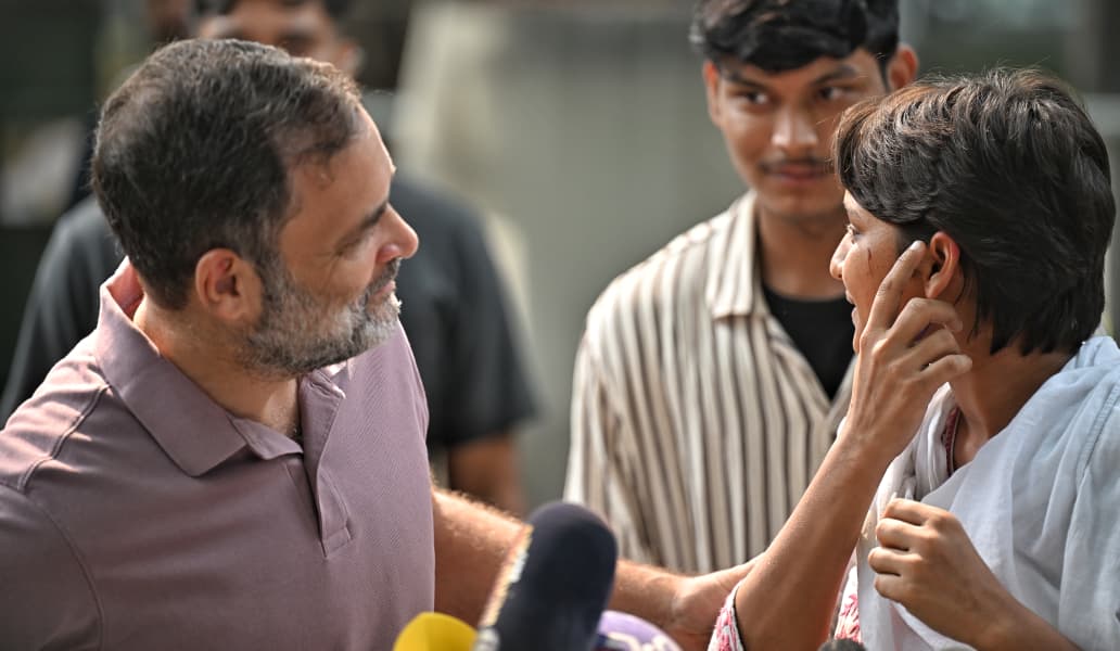 रितु बराला ने बताया कि उनके चेहरे पर चोट लगी है।