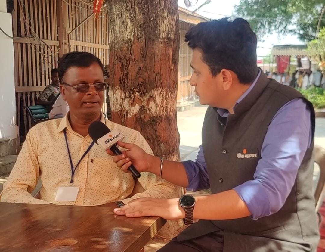 मंदिर समिति से जुड़े ईश्वर ठाकुर ने बताया कि इस काउंटर से विशेष दर्शन, नवकन्या भोज और भंडारे के लिए रसीद काटी जा रही है।