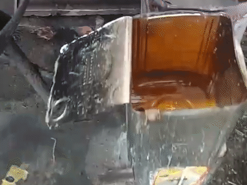 पुलिस ने मौके से नकली मावा, मिल्क केक पाउडर और पाम तेल जब्त किया।