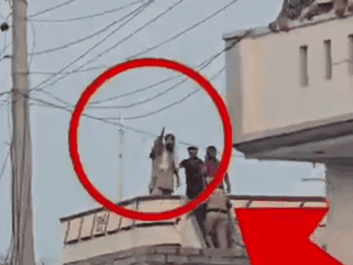 नशे के खिलाफ कार्रवाई करने पहुंची पुलिस टीम।