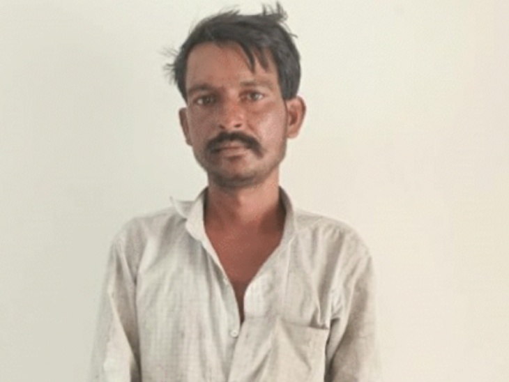 आरोपी अशोक रावल बेटे को आग लगाने के बाद हॉस्पिटल भी ले गया था।