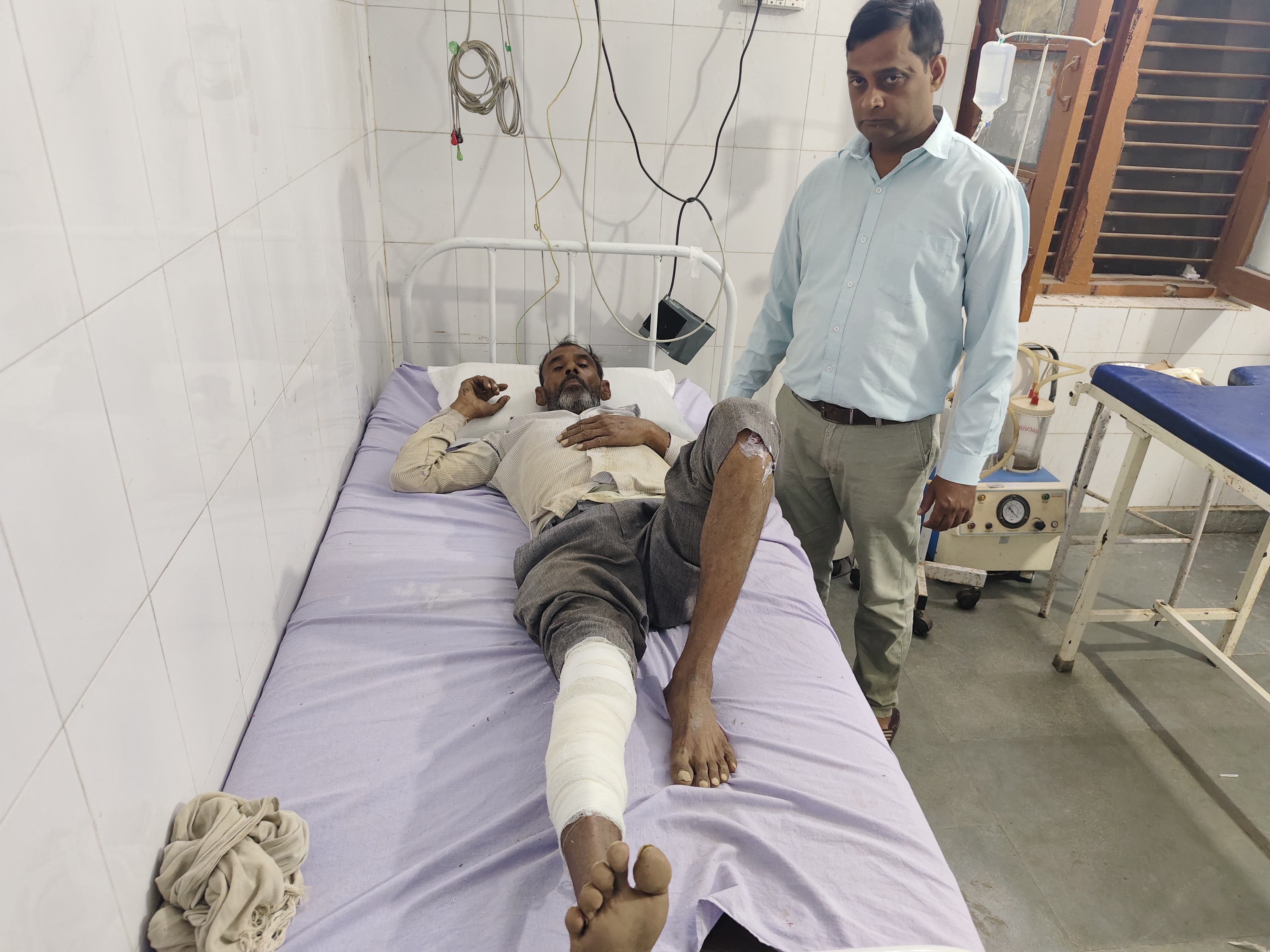 Labouraer Gulawathi Bike Accident | Labourer Critically Injured Referred to Hospital