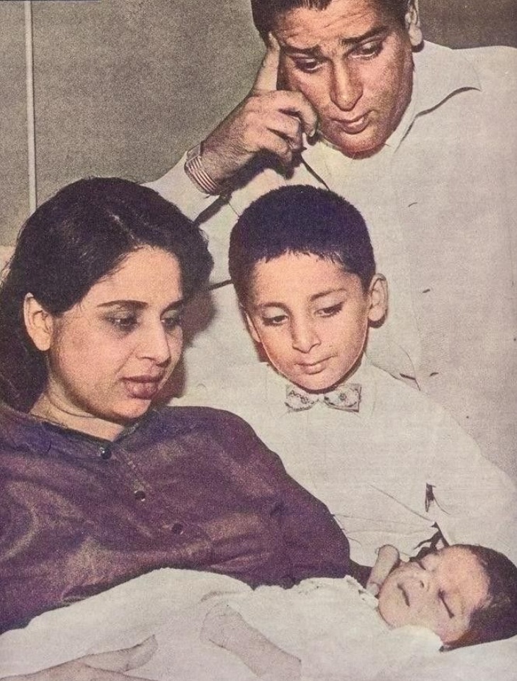 दूसरे बच्चे के जन्म के समय ली गई गीता बाली और शम्मी कपूर की तस्वीर।