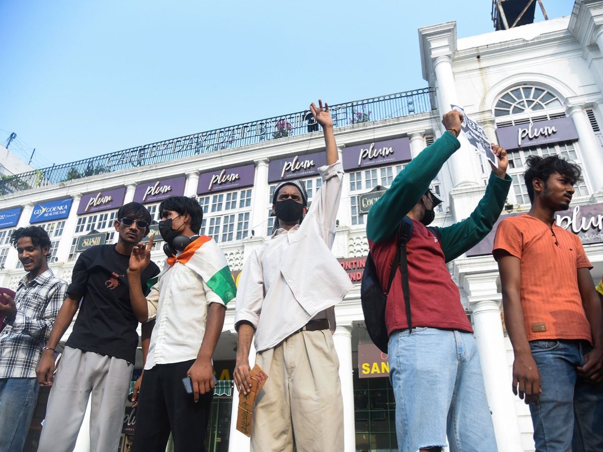 कॉकरोच जनता पार्टी ने शुक्रवार को दिल्ली के सेंट्रल पार्क में प्रदर्शन बुलाया है। - Dainik Bhaskar