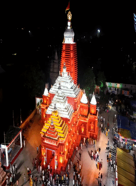 पुरी के जगन्नाथ मंदिर की तर्ज पर बना पंडाल। (ड्रोन शॉट: नवीन वर्मा)