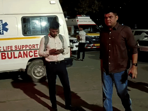 बस पलटने की सूचना के बाद सिविल अस्पताल पहुंचे DSP अनूप कुमार।