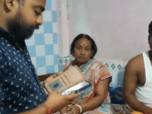 स्नेहलता के परिवार के लोगों का बेटी के जाने के बाद रो-रोकर बुरा हाल है।