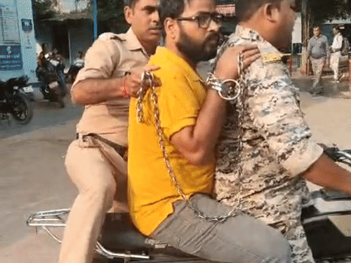 पुलिस ने आरोपी को 4 दिन की रिमांड पर लिया है।