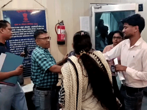 Anchor Panasonic Dispute | Manager Employee Clash at Haridwar Labour Office