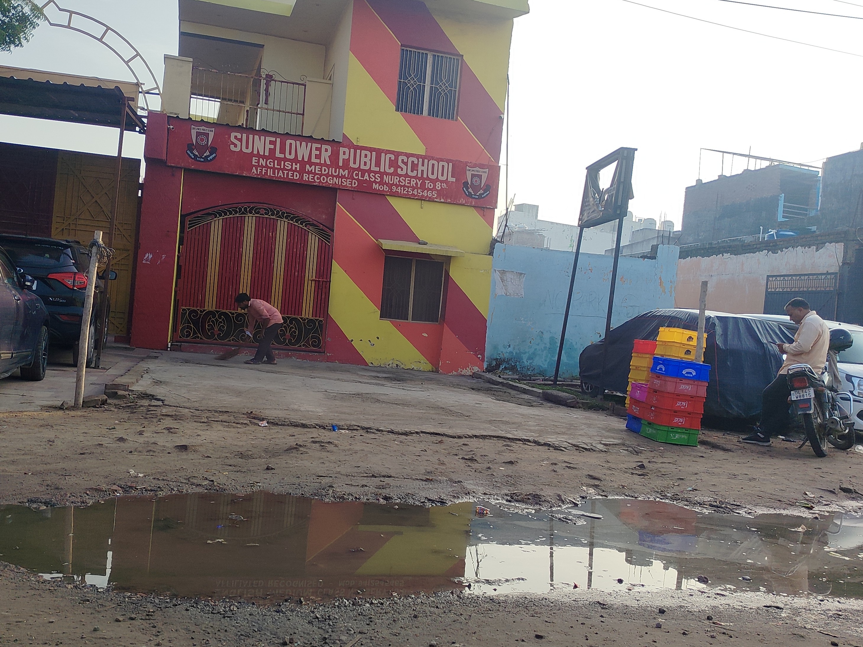 Aligarh News | Waterlogging Outside Sunflower School; Parshad Neglect