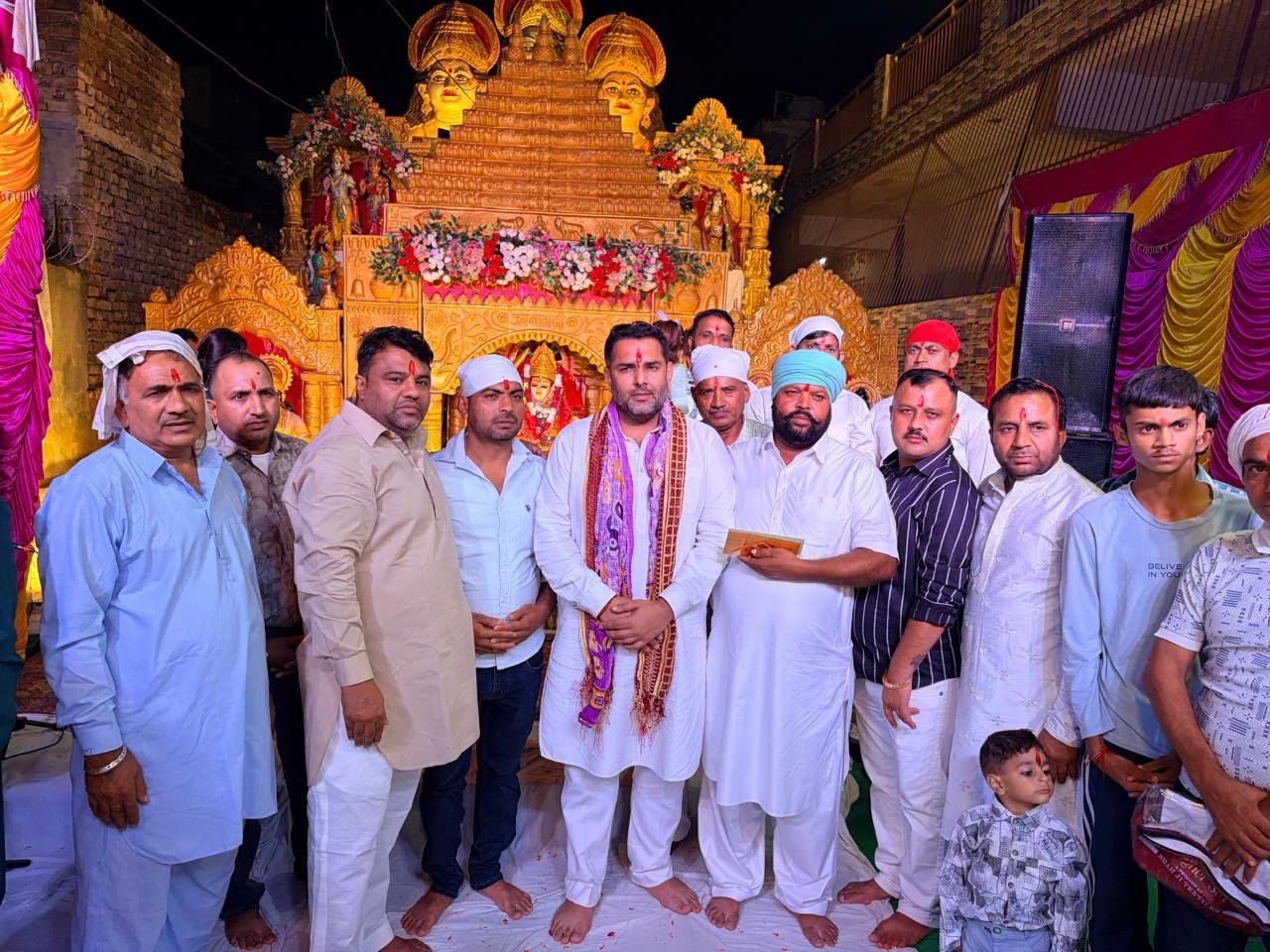 दिल्ली कैम्प सहित कई मंदिरों में पहुंचे विधायक निखिल मदान; सुख-समृद्धि की कामना की|गोहाना,Gohana - Dainik Bhaskar