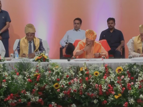 सीएम योगी ने अतीक अहमद का नाम लिए बिना कहा- प्रयागराज में एक माफिया था, उस पर कोई कानून लागू नहीं होता था।