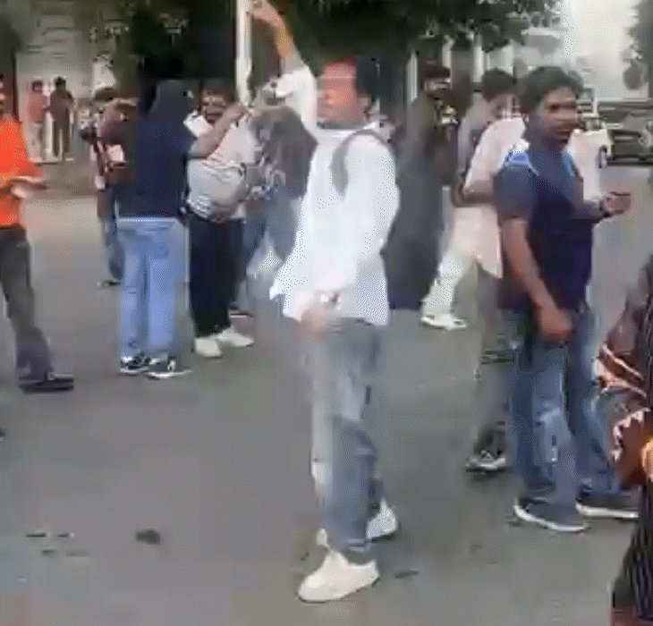 7 अक्टूबर को कनॉट प्लेस के इंदिरा चौक पर निकली हिंदू रक्षा दल की रैली में कम ही लोग पहुंचे थे। इसमें दिल्ली पुलिस के समर्थन में नारे लगाए गए थे।