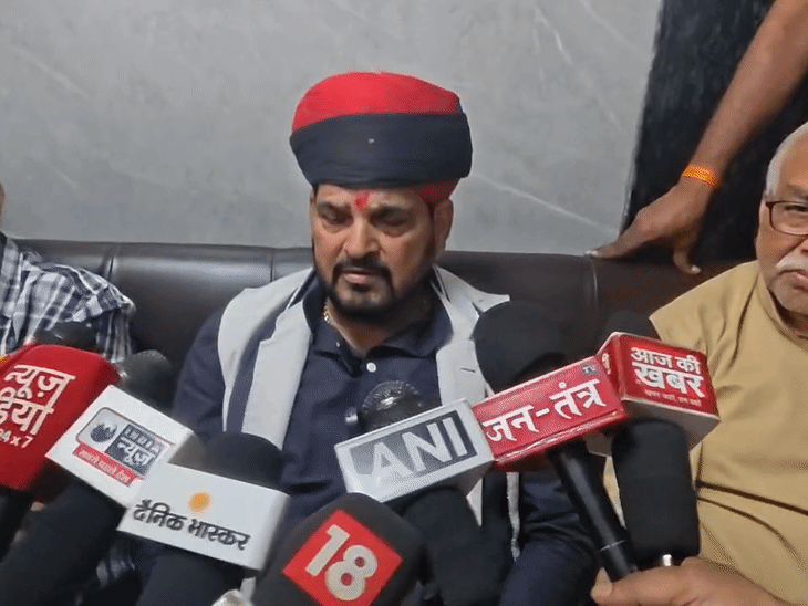 बृजभूषण शरण सिंह बोले- कांग्रेस पीएम का मुकाबला नहीं कर पाएगी।