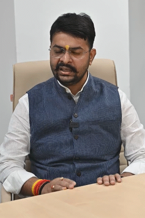 रोहित ने कहा- बिना सच्चाई जाने आरोप लगाने वाले लोग समाज में भ्रम फैला रहे हैं।
