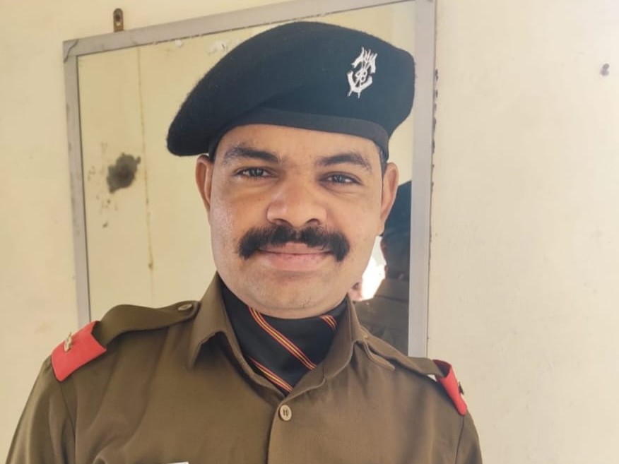 दिनेश वशिष्ठ 7 साल पहले सेना में भर्ती हुए थे।-फाइल फोटो - Dainik Bhaskar