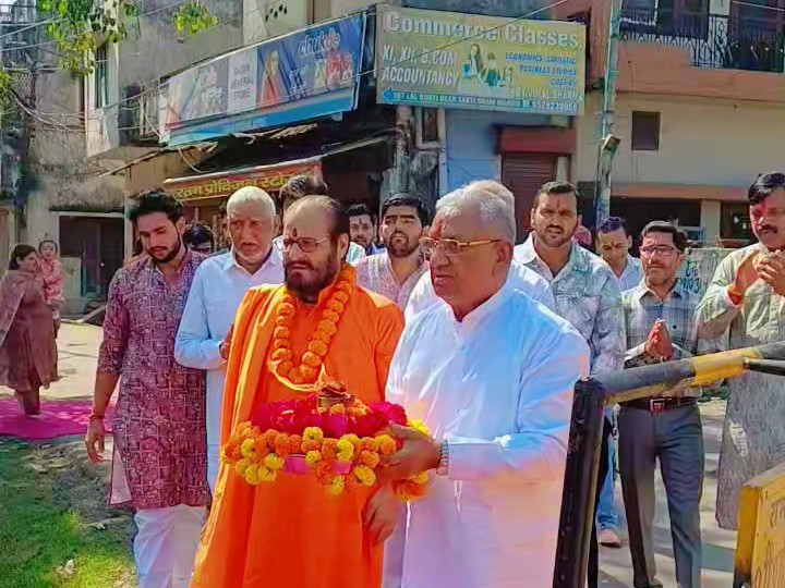 मेरठ के शक्ति धाम मंदिर में शारदीय नवरात्रि की अष्टमी पर स्थापित हुई अखंड ज्योत, कन्या पूजन का हुआ आयोजन