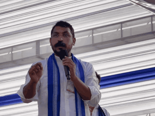 चंद्रशेखर आजाद ने हसनपुर में प्रत्याशी शाहनवाज चौधरी के समर्थन में सम्मेलन को संबोधित किया।