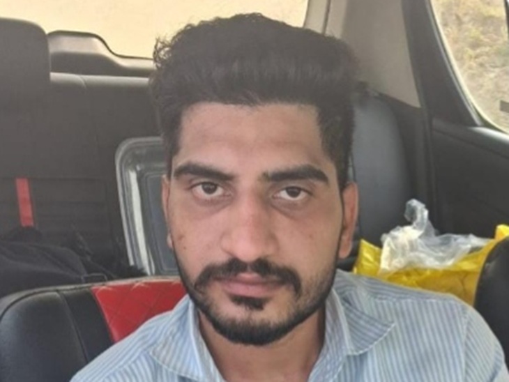 कॉन्स्टबेल करणबीर सिंह, जिसे हेरोइन के साथ पकड़ा है। - Dainik Bhaskar