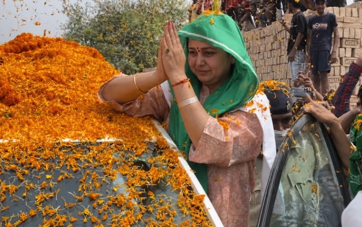 2024 लोकसभा चुनाव में लालू यादव ने अपनी दूसरी बेटी रोहिणी आचार्य को सारण लोकसभा सीट से चुनाव लड़वाया। रोहिणी ने पूरी फैमिली के साथ जमकर प्रचार किया था, लेकिन हार गई। सारण लालू फैमिली की परंपरागत सीट है।
