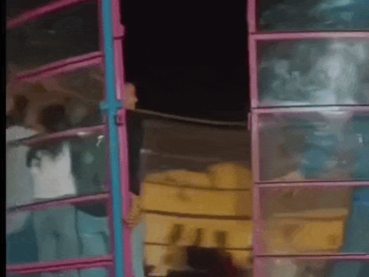 इस तरह से घूम रहा था झूला, जिसमें गिरकर हादसा हुआ है।