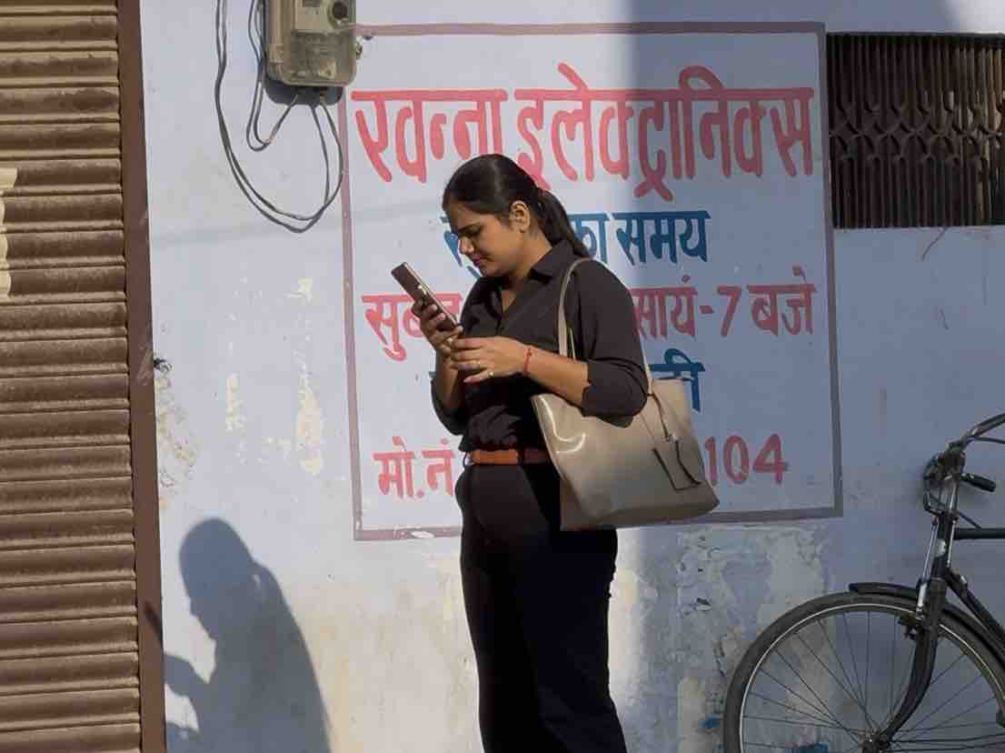 Clear skies expected in Gorakhpur in the coming days: Chill in morning and evening is increasing, while day...