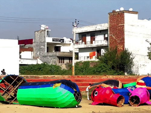 बस्ती बाबा खेल में दशहरे को लेकर चल रही तैयारियां।