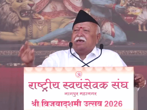BJP का दावा- राहुल गांधी वियतनाम गए: फ्लाइट का वीडियो पोस्ट कर लिखा- झूठ फैलाते-फैलाते थक गए; कांग्रेस बोली- दूसरे लोग भी विदेश जाते हैं dbgifmagic 2026 10 20t100348 186 1792470968315