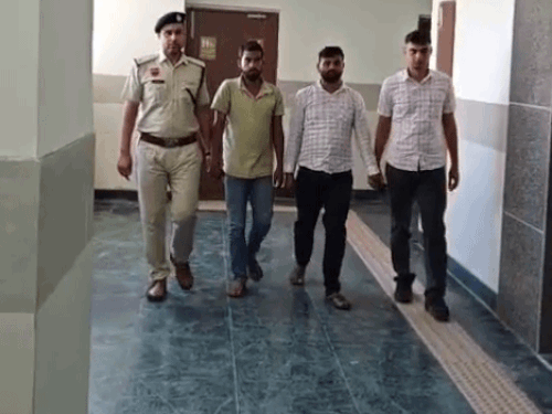 साइबर ठगाें को सिम कार्ड बेचने वाले आरोपी गुरुग्राम पुलिस ने पकड़ लिए हैं। - Dainik Bhaskar