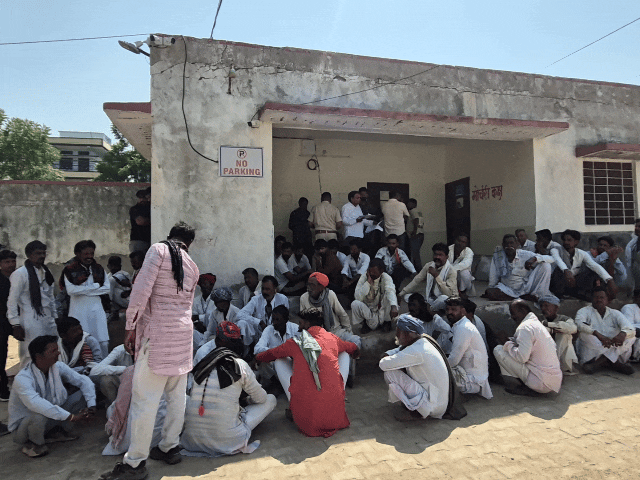 झुंझुनूं में इलाज के दौरान विवाहिता की मौत हो गई। इसके बाद शव को बीडीके हॉस्पिटल की मॉर्च्युरी में रखवाया गया।