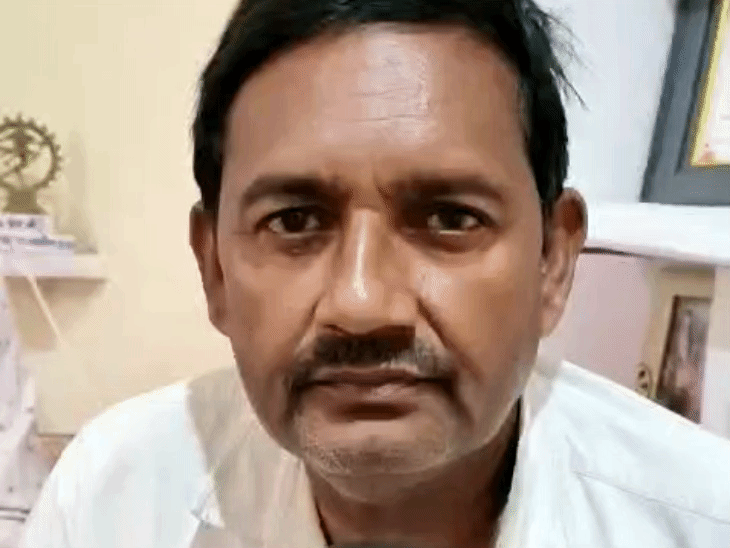 पवन के पिता विद्याराम राठौर बोले- मेरा सब कुछ छिन गया।