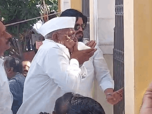 जयपुर कमिश्नरेट में कांग्रेस का 3 दिन चला धरना खत्म हुआ। पीसीसी चीफ गोविंद सिंह डोटासरा इस दौरान पैर में चोट लगवा बैठे। कमिश्नर सचिन मित्तल ने साफ किया कि जीरो FIR दर्ज नहीं होगी।