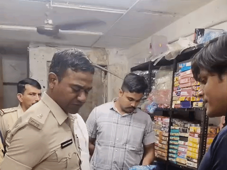 ASP समेत पुलिस अधिकारियों ने की जांच।