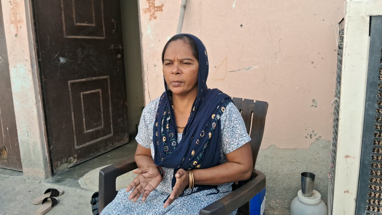 सुमित की मां आशा ने बताया कि 14 या 15 अक्टूबर को पड़ोस का नीतिन खाटूश्याम जाने की बात कहकर उसे अपने साथ ले गया था