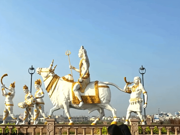 महाकाल दर्शन के लिए उज्जैन में पहले ही रोजाना हजारों लोगों की आवाजाही रहती है। ऐसे में सिंहस्थ में लाखों लोगों के हिसाब से व्यवस्था करना चुनौती है।