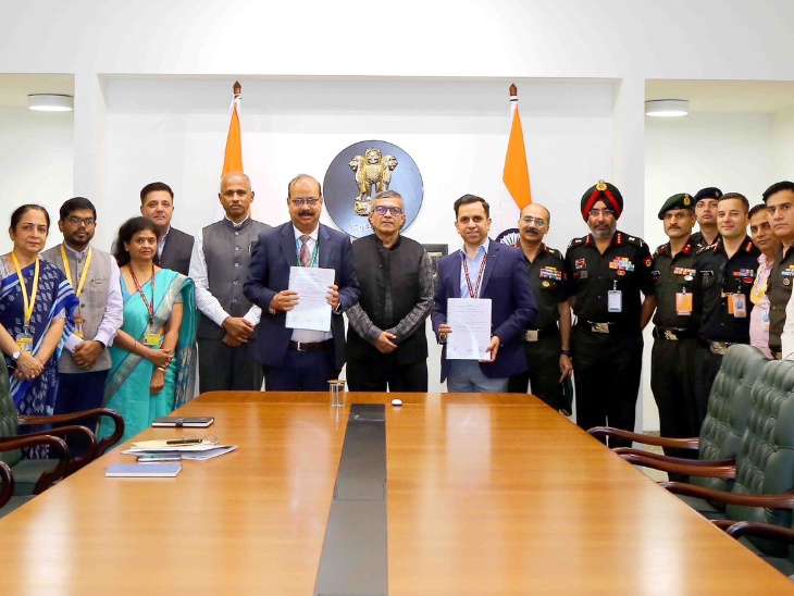 रक्षा सचिव राजेश कुमार सिंह की मौजूदगी में बुधवार को इस डील पर मुहर लगी।