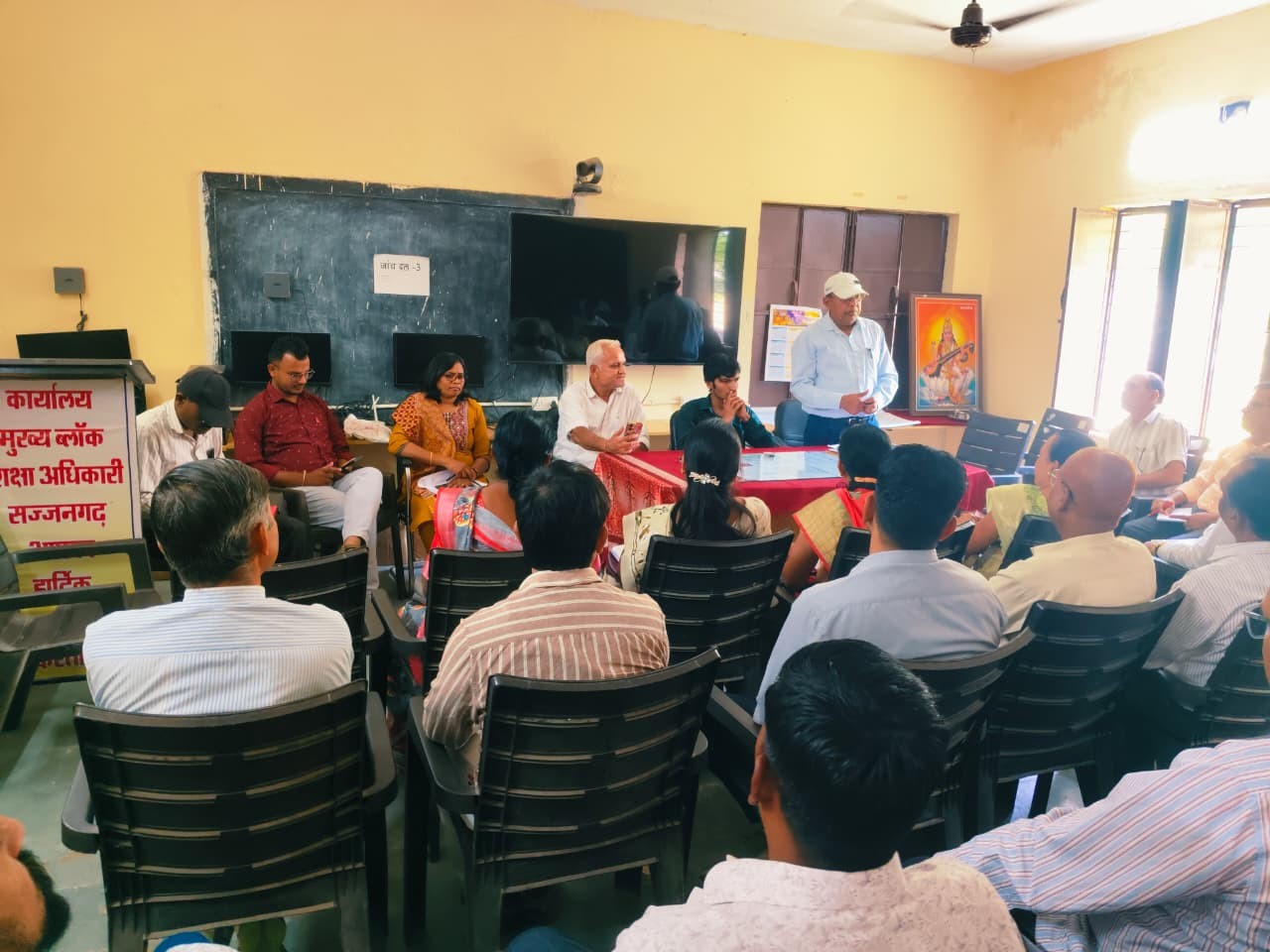 SDM ने स्कूलों में नवाचार और बच्चों की प्रतिभा निखारने के दिए निर्देश