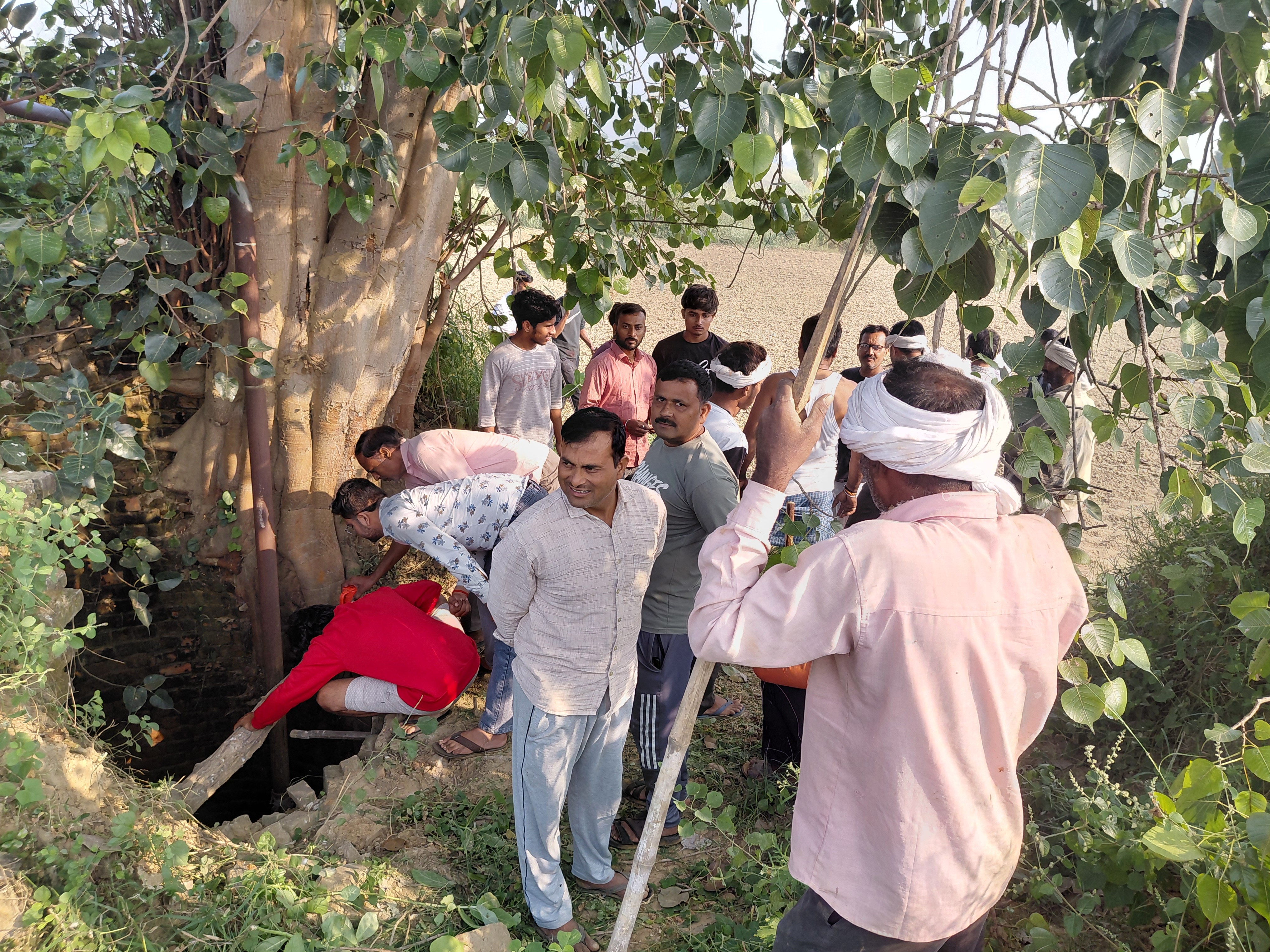 H Rampura Leopard Rescued from 40 Feet Deep Well in Jalaun | Bhitaura Forest News