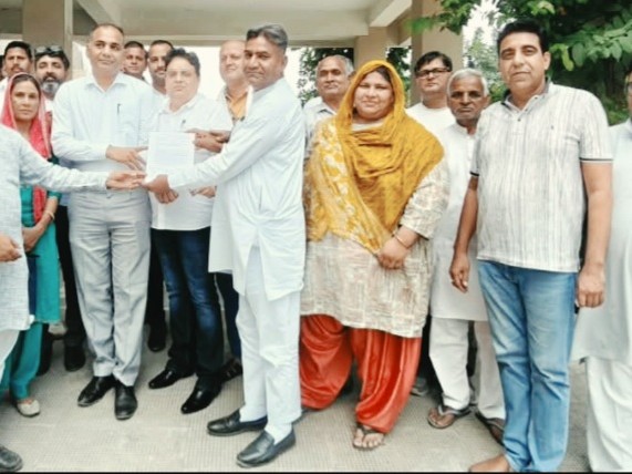 प्रदेश प्रवक्ता ने सौंपा मांग-पत्र, बिजली निजीकरण का फैसला वापस लेने, हड़ताल खत्म कराने की मांग|फर्रुखनगर,Farrukh Nagar - Dainik Bhaskar
