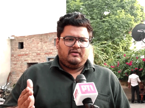 मानिक गोयल ने कहा कि परिवार की पहली दो मांगें मुख्यमंत्री भगवंत मान और डीजीपी के इस्तीफे की हैं।