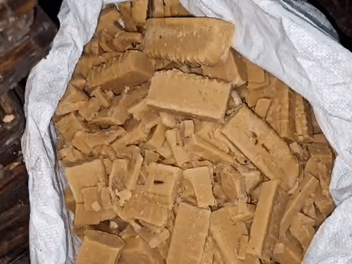 2500 किलो मिठाई को नष्ट कराया गया है।