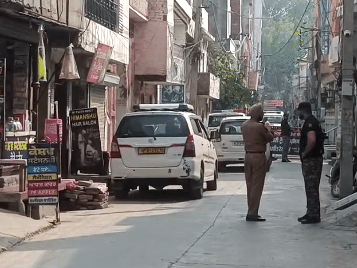 सीबीआई ने आरोपी विपिन कुमार की तलाशी ली है।