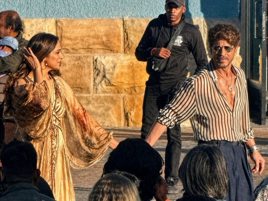 This picture of Deepika and Shahrukh was revealed during the shooting of King.