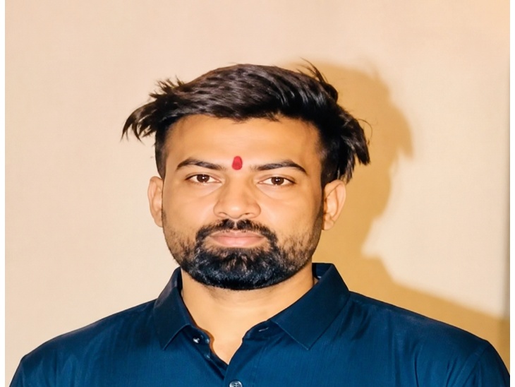 बेकाबू होकर पलटी कार, ड्यूटी से घर लौट रहा, इकलौता बेटा, एक बेटी का पिता|गोहाना,Gohana - Dainik Bhaskar