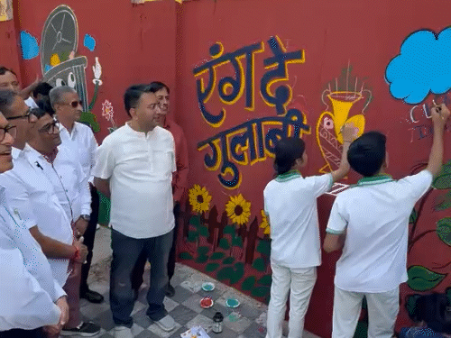 जयपुर में 600 से ज्यादा स्थानों पर दीवारों पर आकर्षक पेंटिंग बनाई गई।
